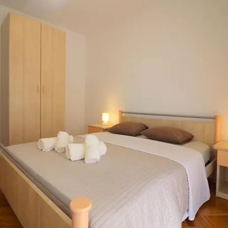 Iko 1 In Mit Terrasse Apartment Porec