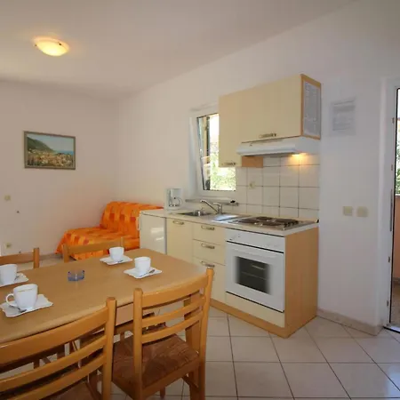 Iko 1 In Mit Terrasse Appartement